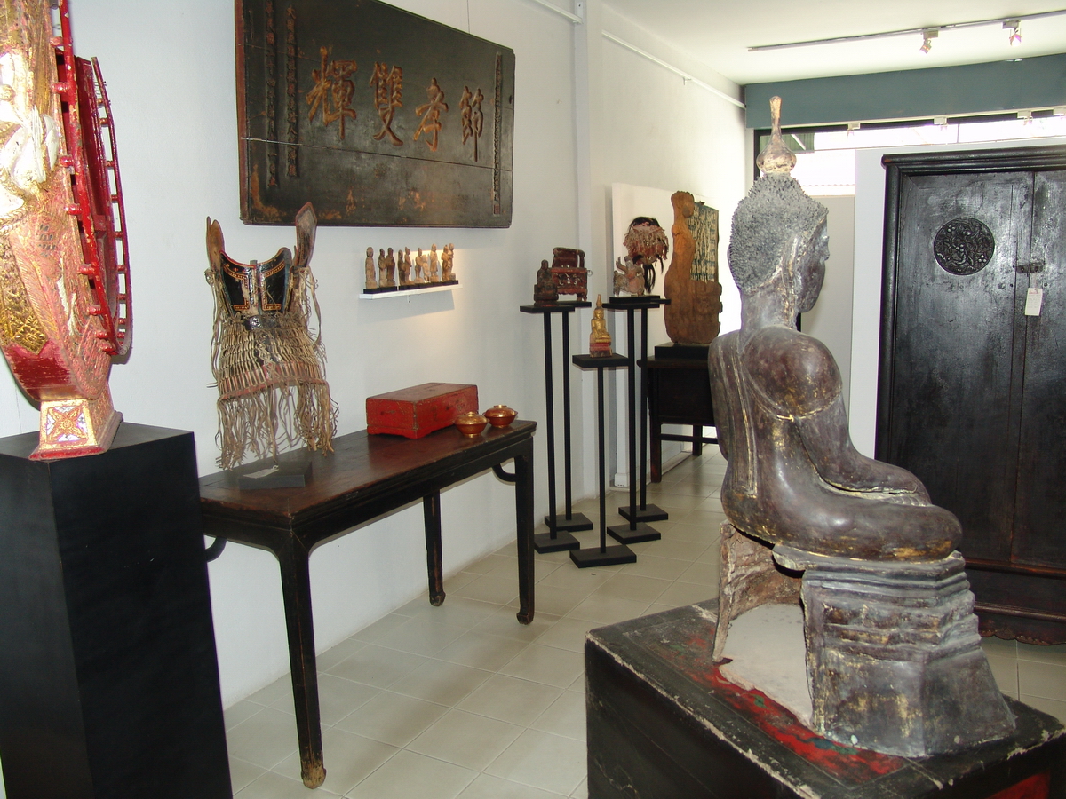 Oriental Spirit Gallery Shop - Chiangmai Hangdong Thailand